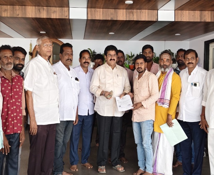 చిన్నారి ప్రాణం కాపాడదాం: MLA