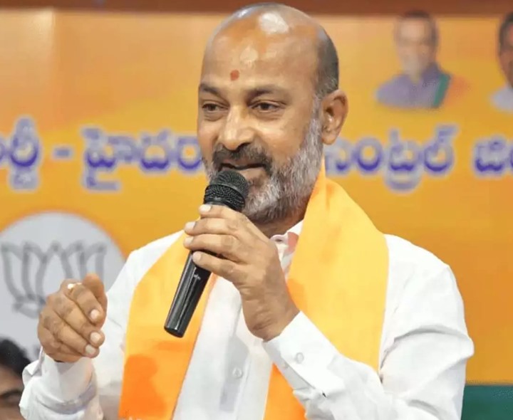 రాష్ట్ర ప్రభుత్వ చేతకాని తనం: బండి సంజయ్