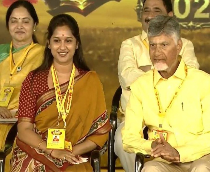 సీఎంను కలిసిన ఎమ్మెల్యే బండారు శ్రావణి