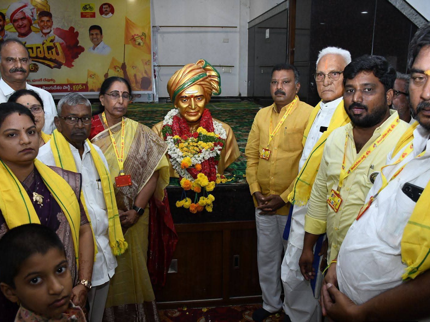 తుళ్లూరులో వర్చువల్ మహానాడు ప్రారంభం