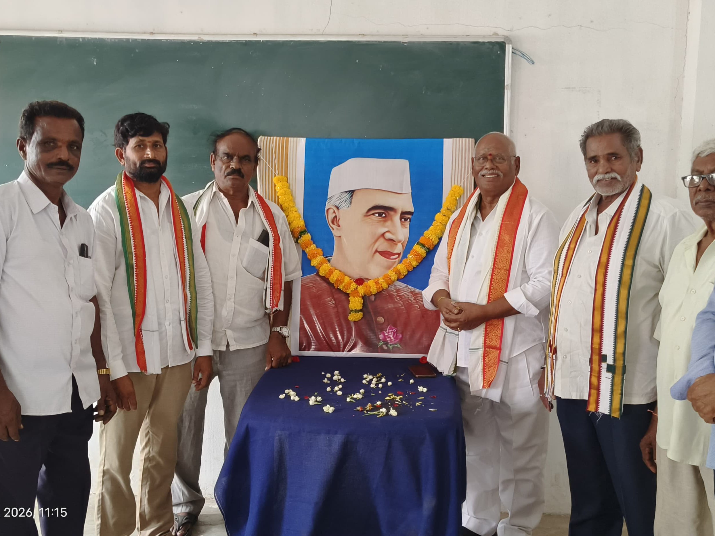 కాంగ్రెస్ పార్టీ ఆధ్వర్యంలో నెహ్రూ వర్ధంతి