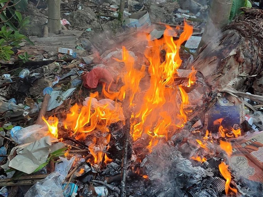 చెత్త మంటలతో విషగాలిగా మారుతున్న హైదరాబాద్!
