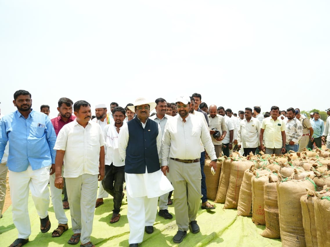 ‘చివరి గింజ వరకు ధాన్యం కొనుగోళ్ళు చేస్తాం’