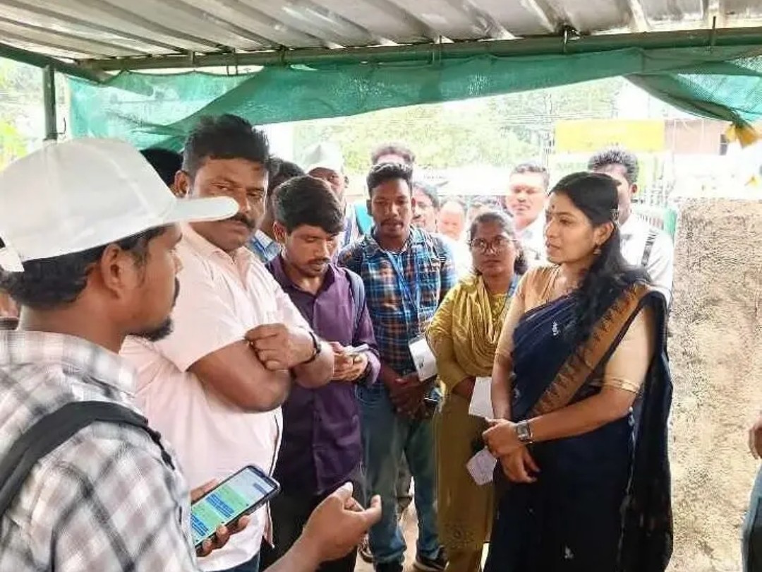 జన గణన ప్రక్రియను తనిఖీ చేసిన కలెక్టర్