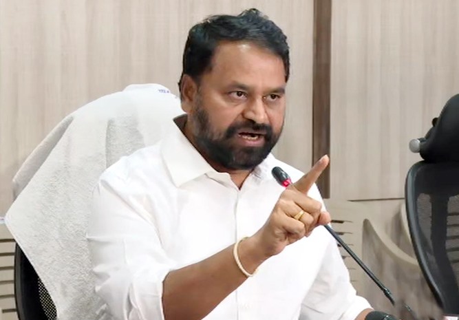 బీఆర్ఎస్ ఇప్పటికీ ఫోన్ ట్యాపింగ్ చేస్తోంది: అద్దంకి