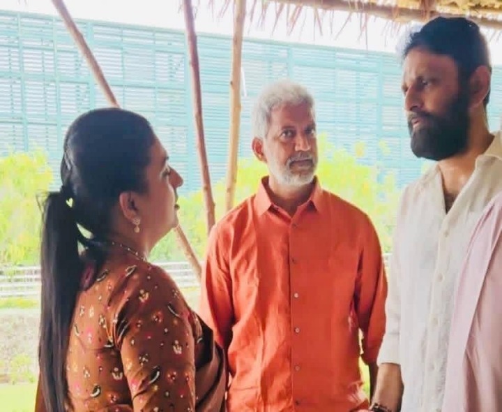 రోజాతో జిల్లా వైసీపీ లీడర్లు సమావేశం