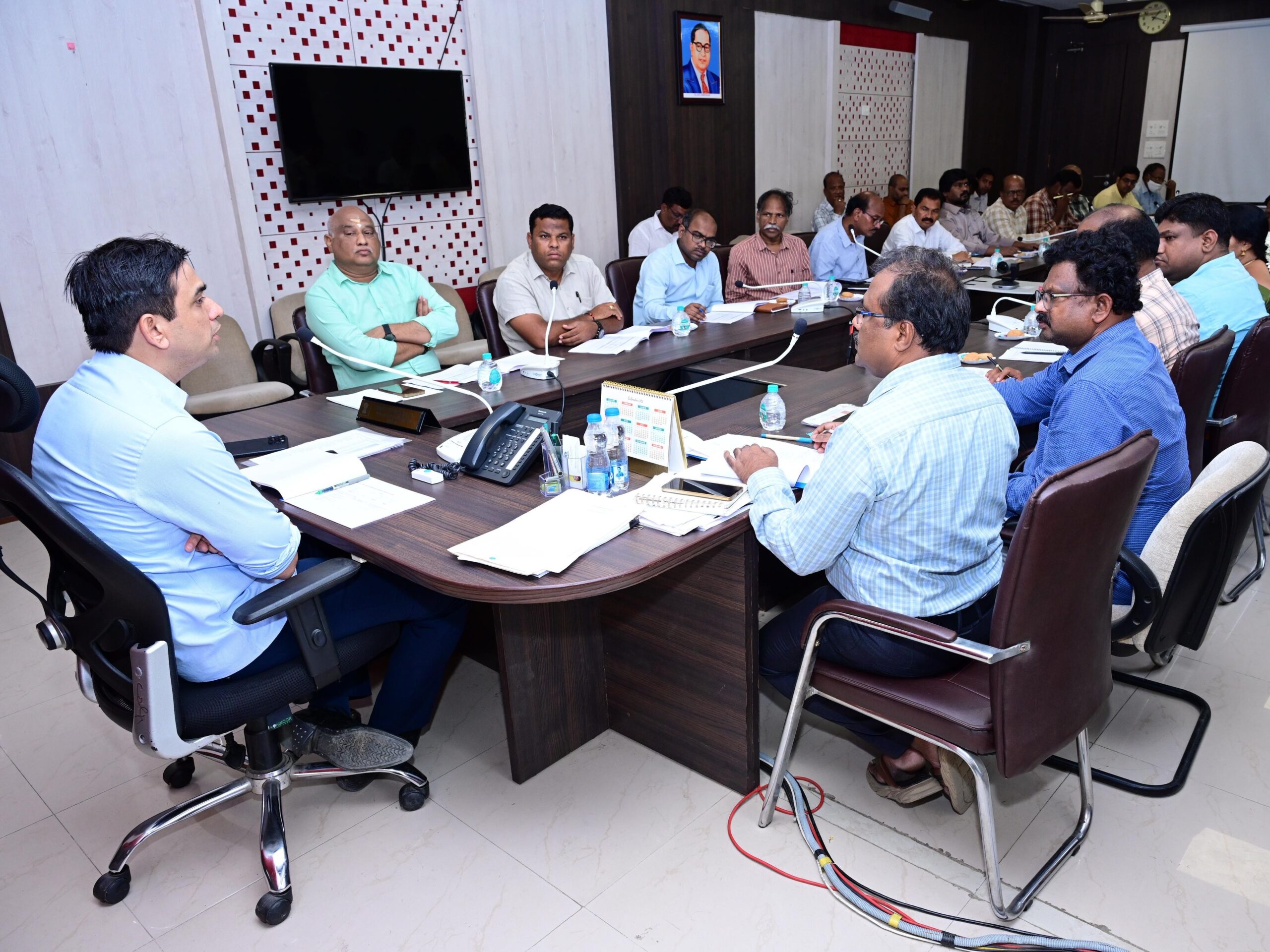 రాయితీలుపై అవగాహన కల్పించాలి: కలెక్టర్