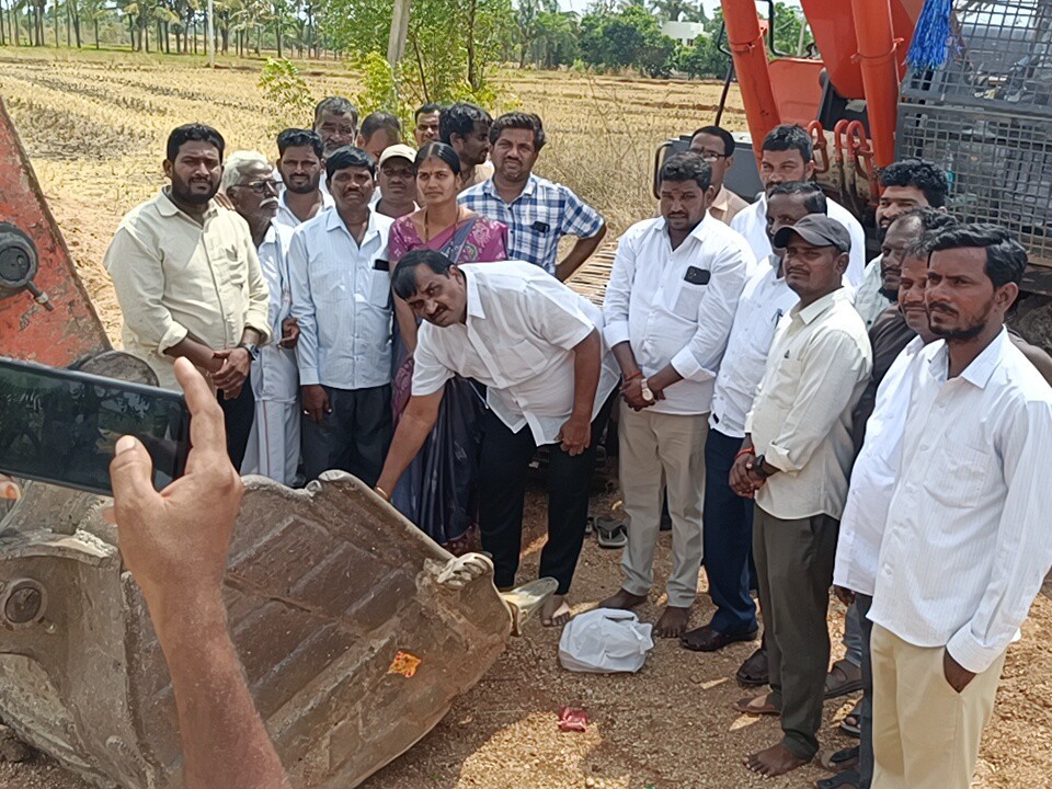 సాగునీటి కాలువ పనులు ప్రారంభం