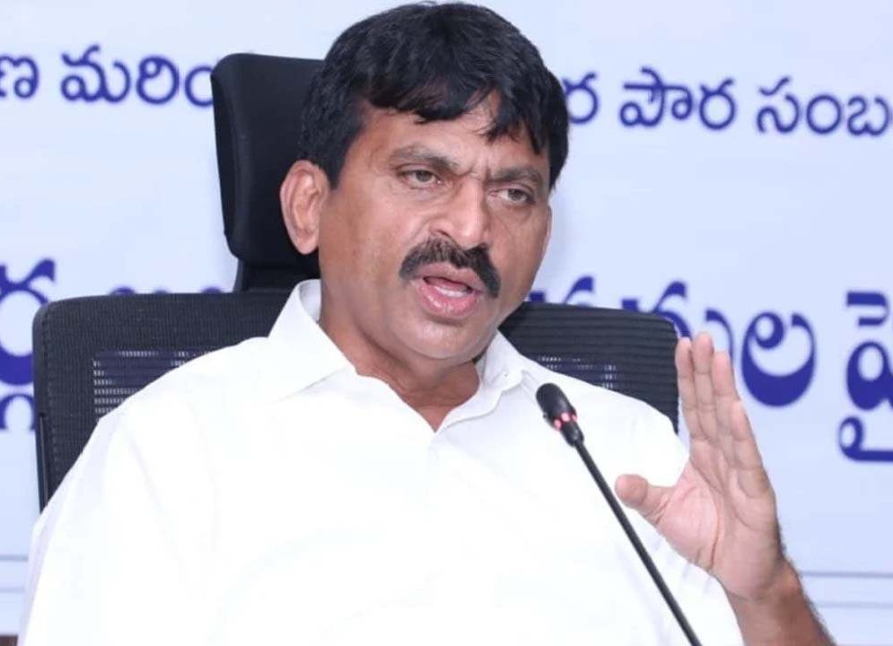 ఇళ్లు కట్టాకే వచ్చే ఎన్నికల్లో పోటీ చేస్తా: మంత్రి