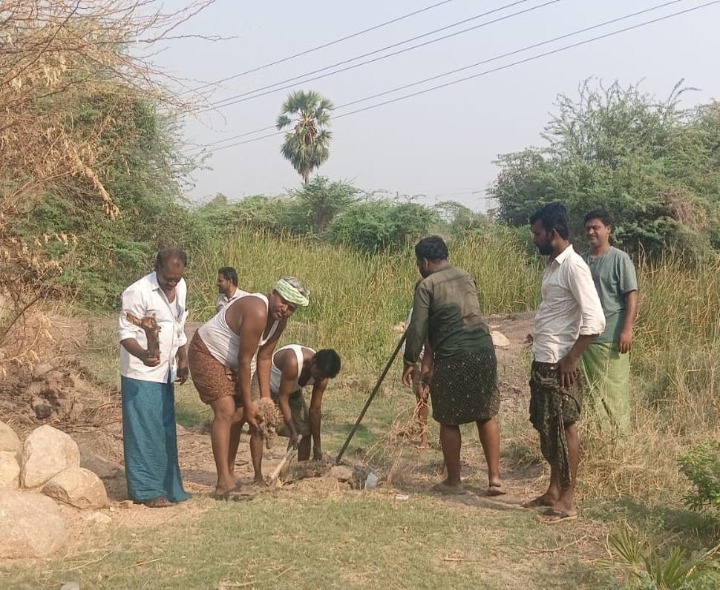 ఫీడర్ చానెల్ పూడికతీత పనులు వేగవంతం