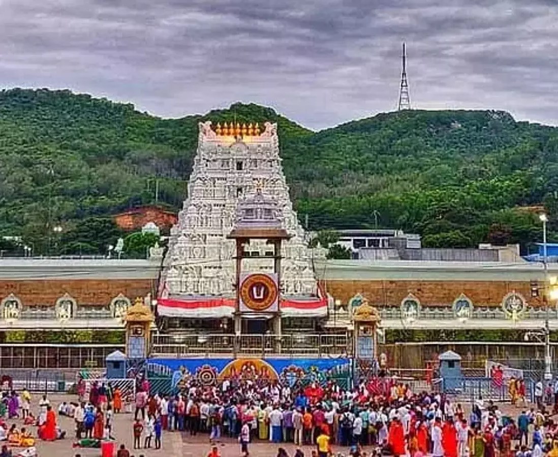 తిరుమల శ్రీవారికి భారీ విరాళాలు
