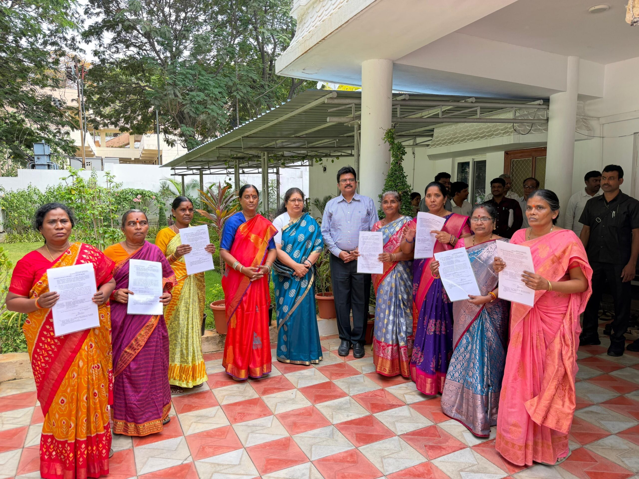 ఉద్యోగుల సంక్షేమానికి ప్రభుత్వం కట్టుబడి ఉంది: మంత్రి