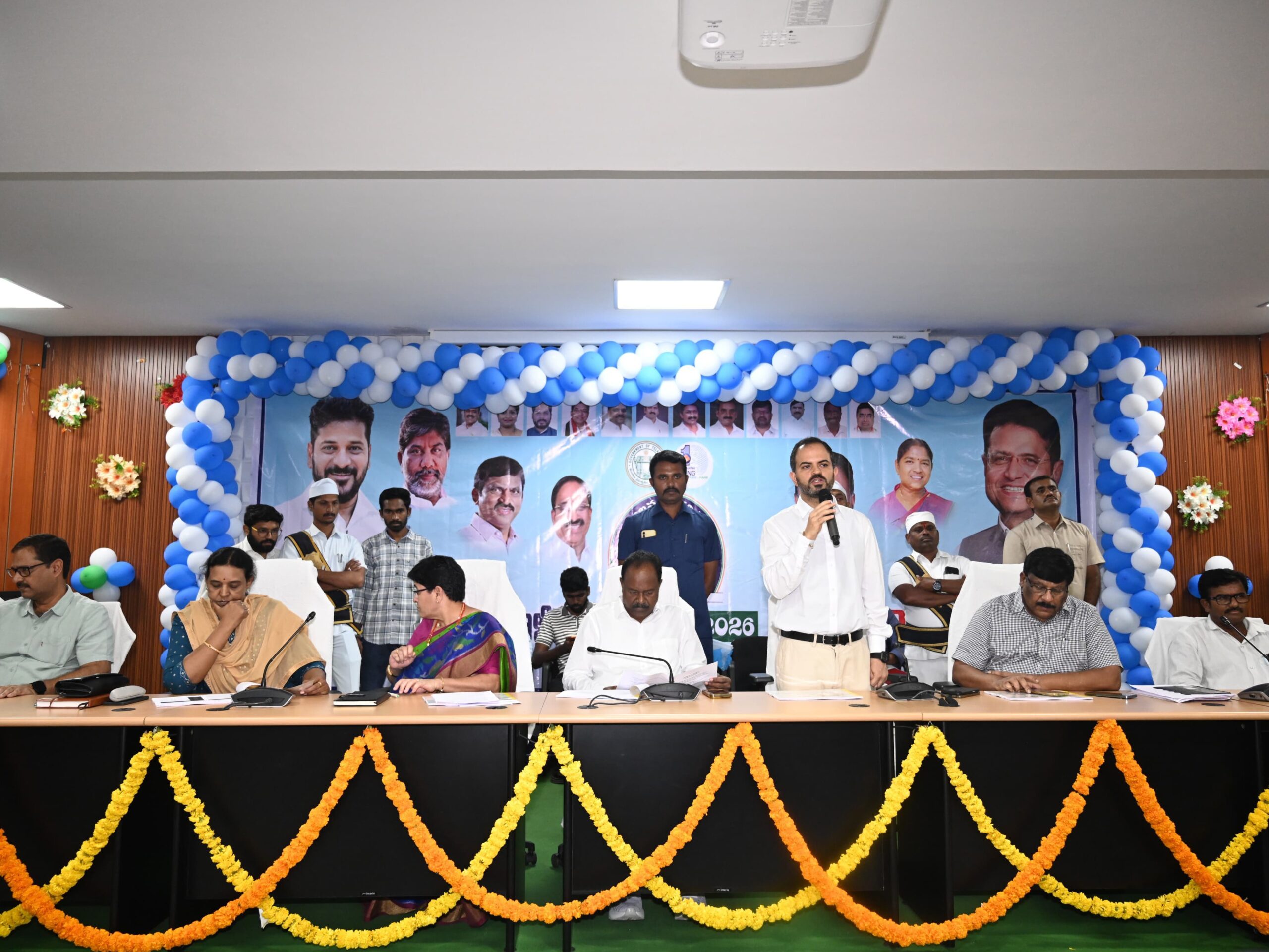 మహిళలు వ్యాపారవేత్తలుగా ఎదగాలి: గండ్ర