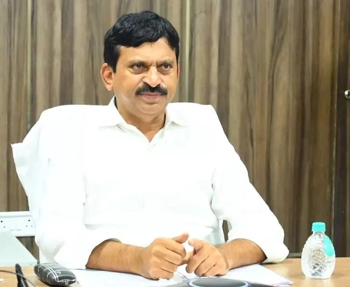 ఒక్క రూపాయి ఫీజు కూడా తీసుకోము: మంత్రి
