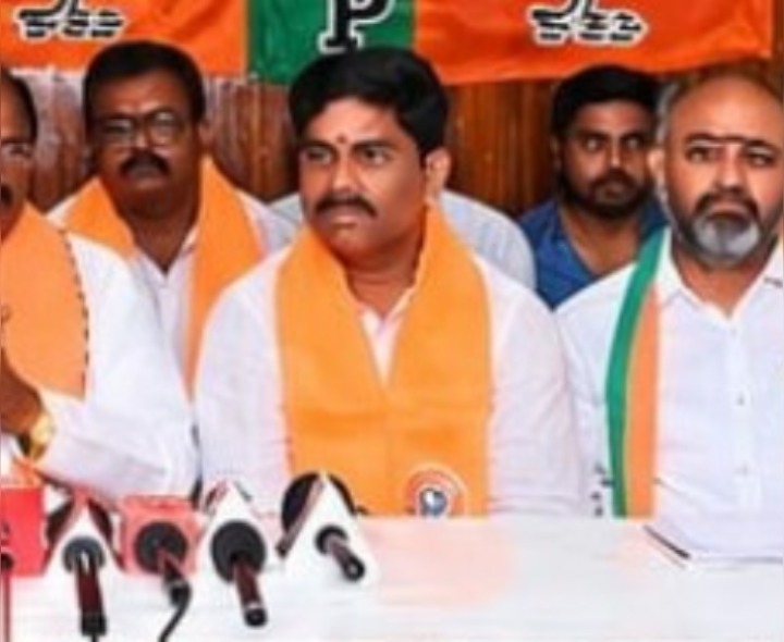 గోదావరి పుష్కరాలపై ప్రత్యేక దృష్టి: MLC