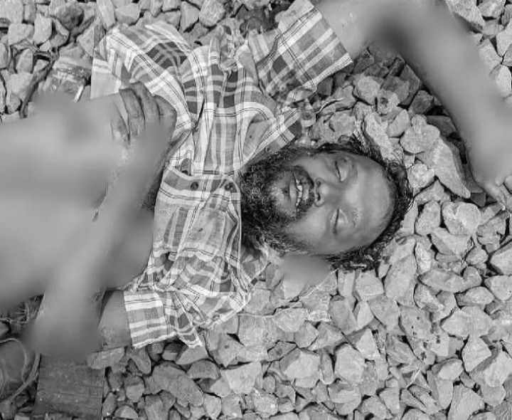 రైల్వే ట్రాక్‌పై గుర్తు తెలియని వ్యక్తి మృతదేహం
