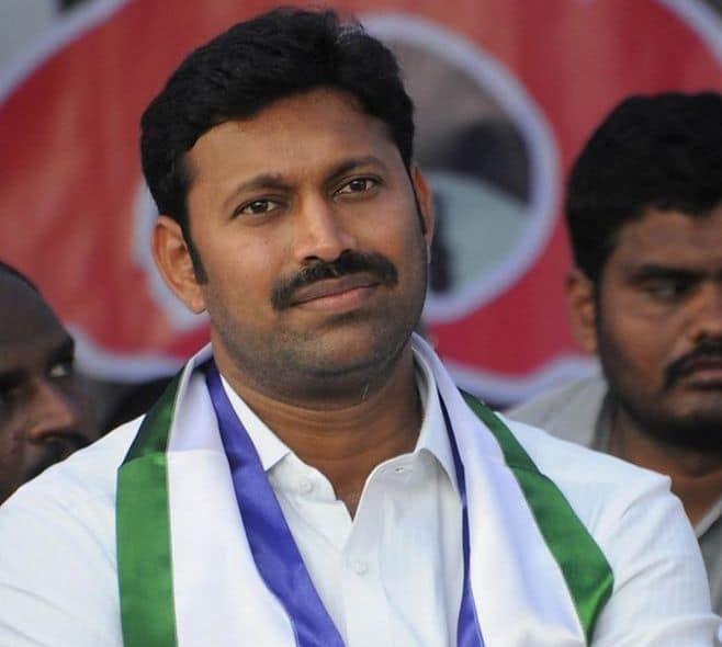 బీటెక్ రవిని చట్టం ముందు నిలబెడతాం: అవినాష్‌రెడ్డి