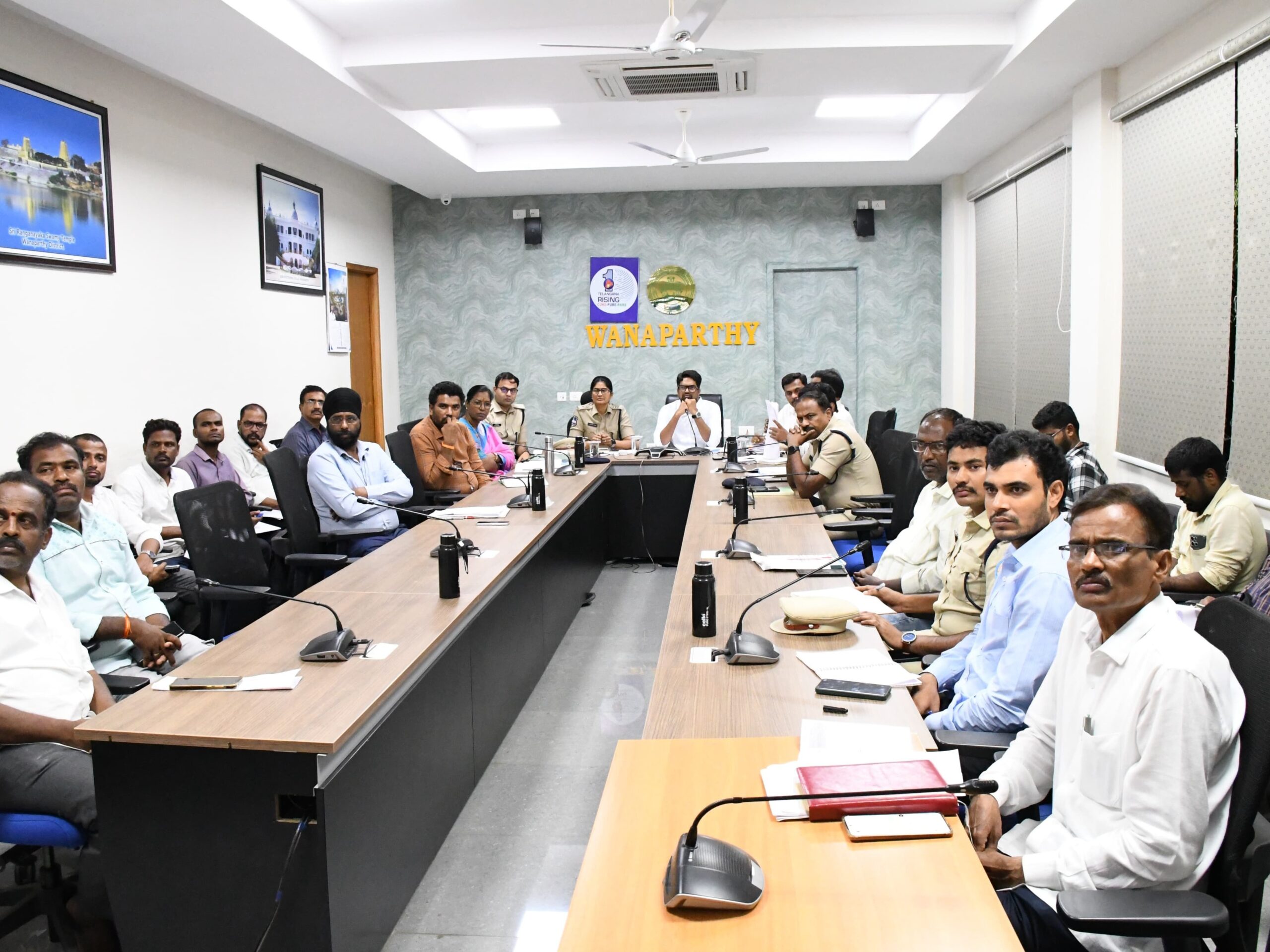‘వాహనాలు సమకూర్చకపోతే కాంట్రాక్టర్లపై చర్యలు’