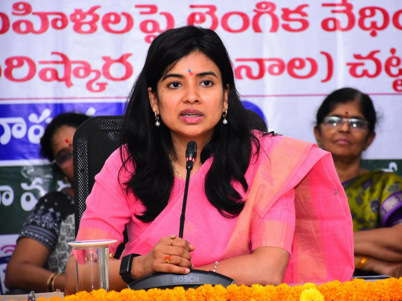 ‘మహిళలు నిర్భయంగా పని చేయాలి’