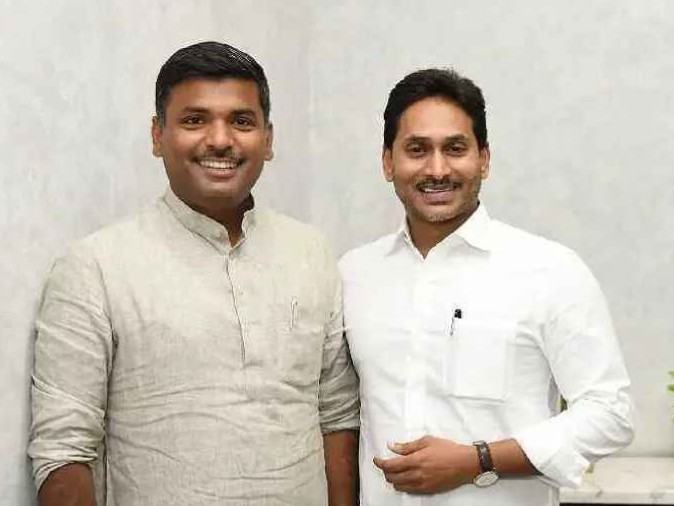 జగన్‌ను కలిసిన గుడివాడ అమర్నాథ్
