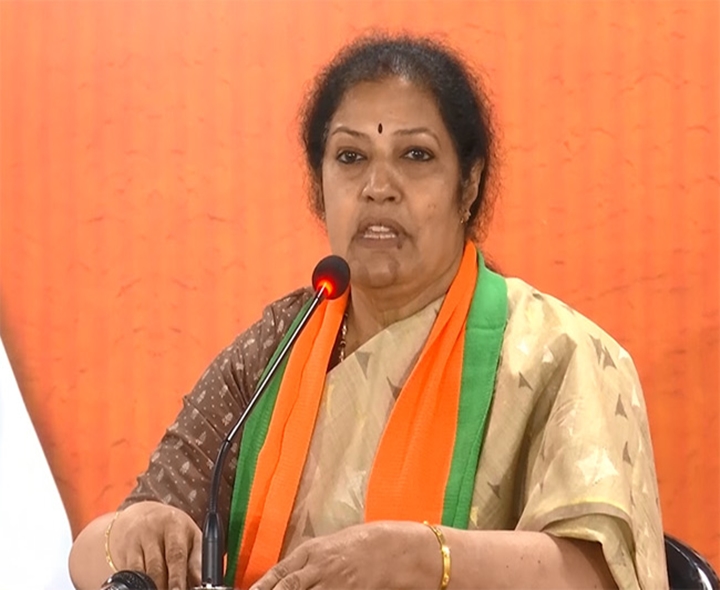 తెలుగువారి ఆత్మగౌరవానికి ఎన్టీఆర్ ప్రతీక: పురంధేశ్వరి