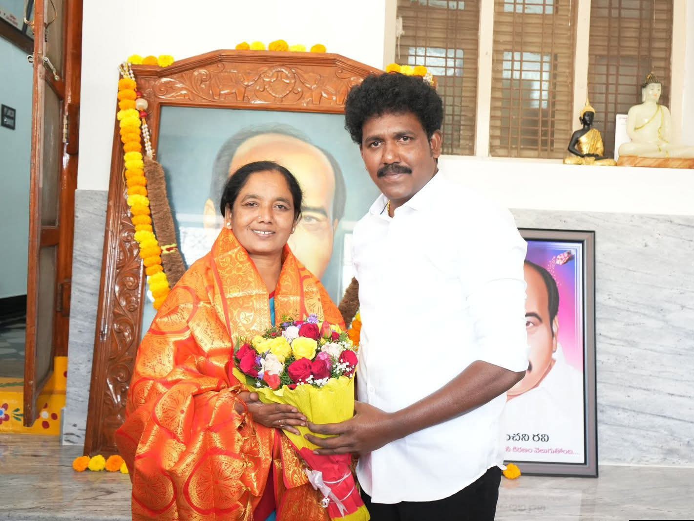 పరిటాల సునీతకు జన్మదిన శుభాకాంక్షలు చెప్పిన ఎమ్మెల్యే