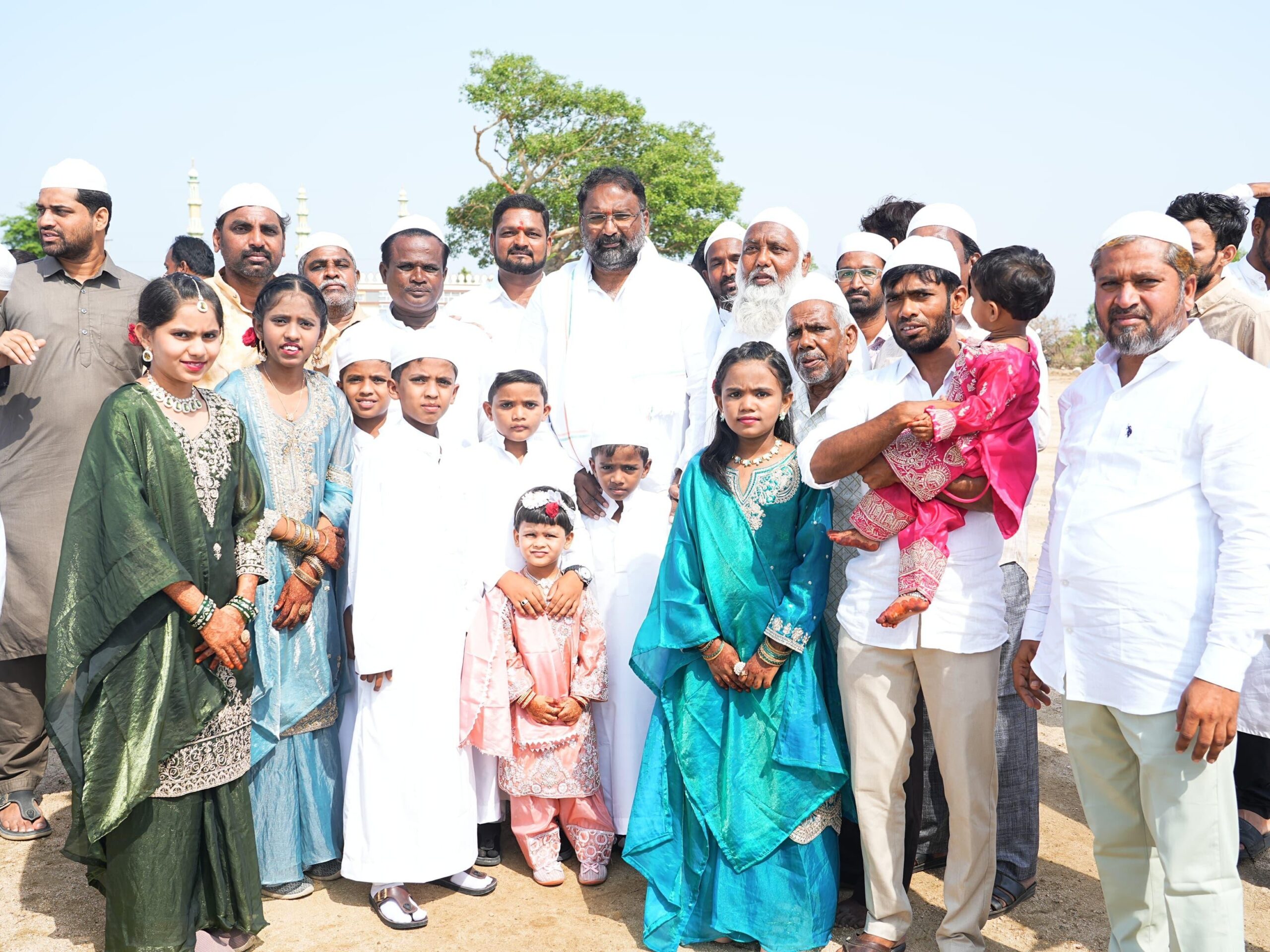 బక్రీద్ వేడుకలకు హాజరైన మంత్రి వాకిటి శ్రీహరి