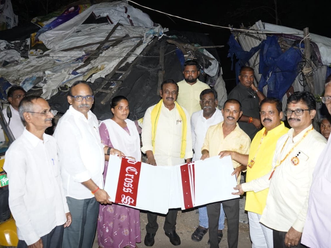 అకాల వర్ష బాధితులకు అండగా ఎమ్మెల్యే!