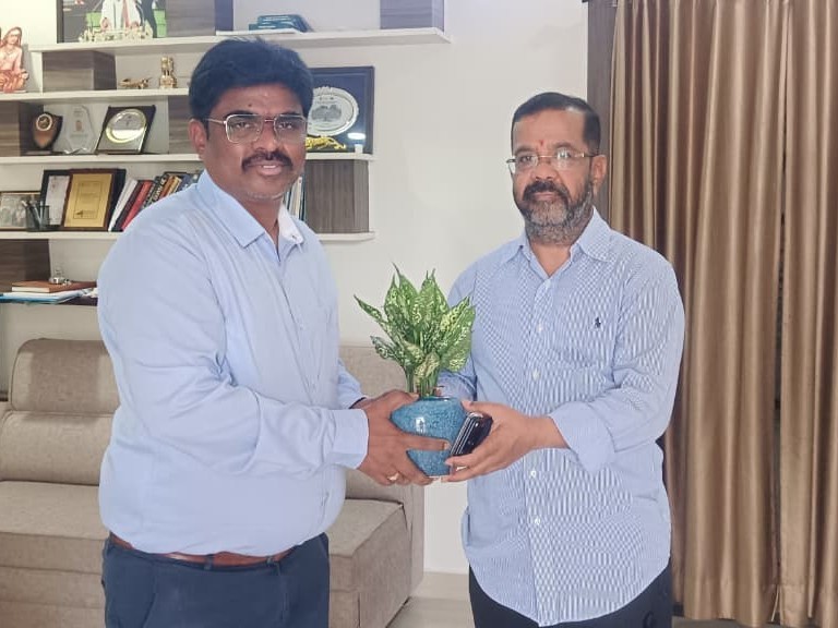 ఎమ్మెల్యేను కలిసిన నూతన ఆర్డీవో