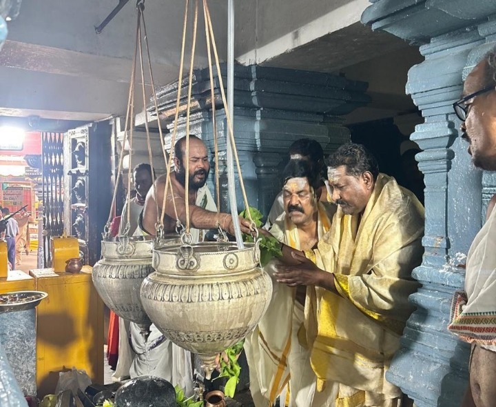 ఆలయాన్ని సందర్శించిన నర్సంపేట ఎమ్మెల్యే