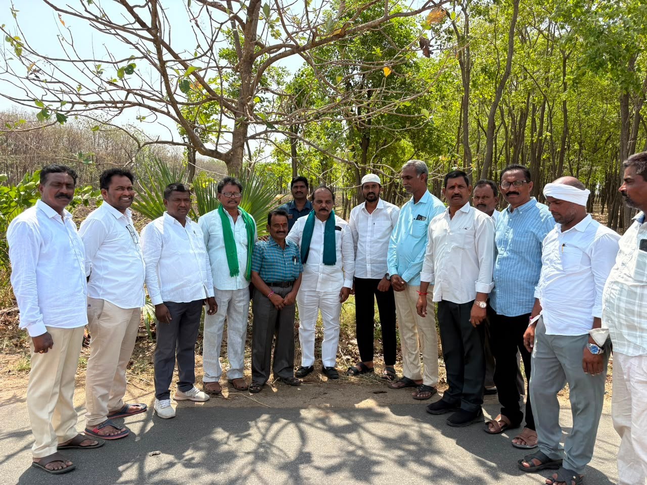 పార్టీ బలోపేతానికి కష్టపడి పని చేయాలి: జిల్లా అధ్యక్షుడు