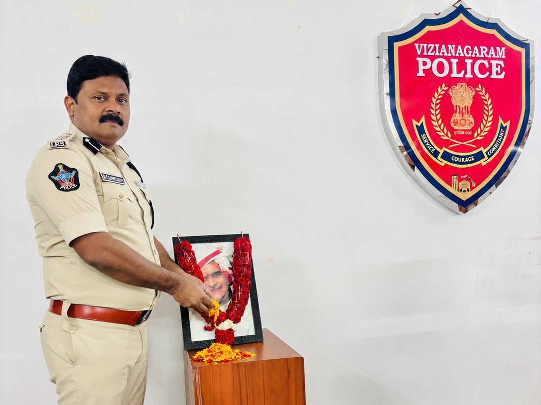 ‘ఎన్టీఆర్ సేవలు చిరస్మరణీయం’
