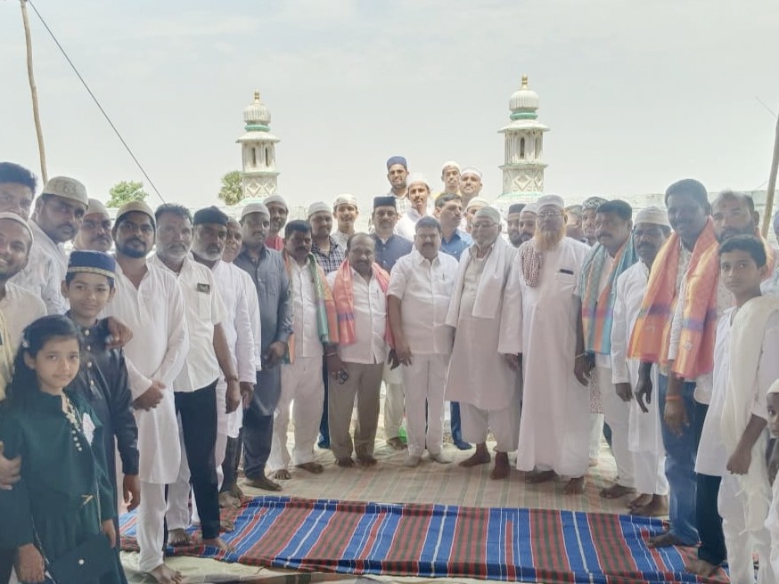 శాంతి సామరస్యంతో మెలగాలి: ఎమ్మెల్యే