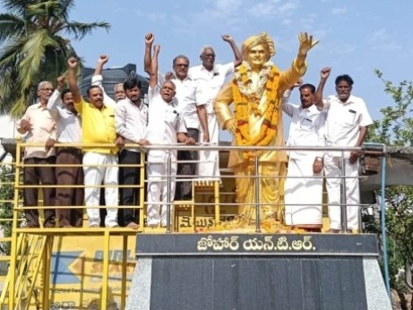 ధర్మారంలో  ఘనంగా ఎన్టీఆర్ జయంతి వేడుకలు