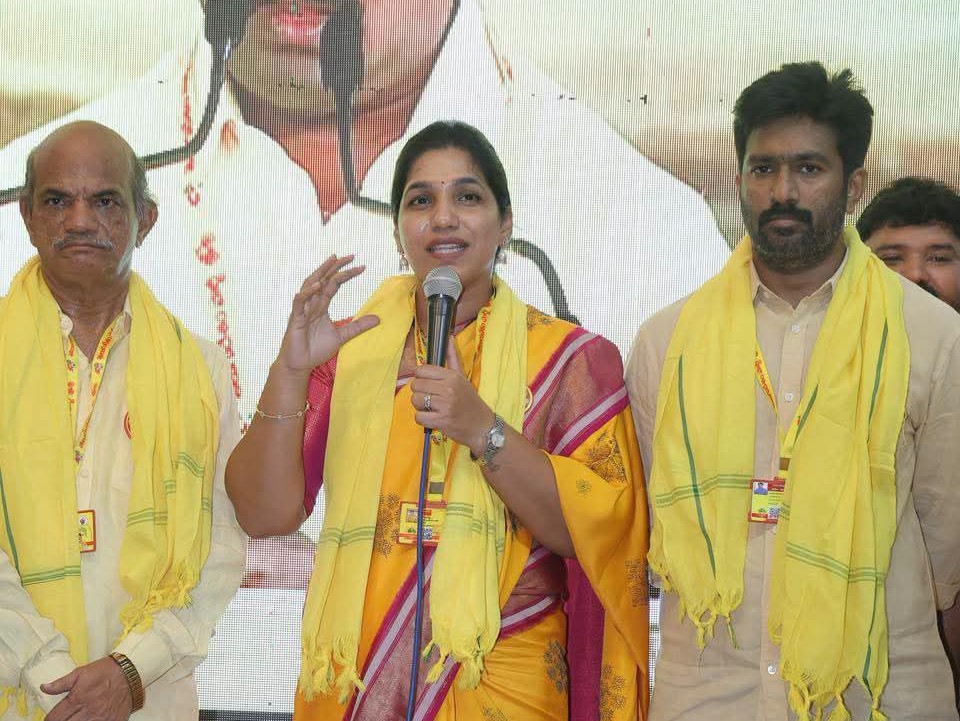 తూర్పు గంగవరంలో ఘనంగా డిజిటల్ మహానాడు వేడుకలు