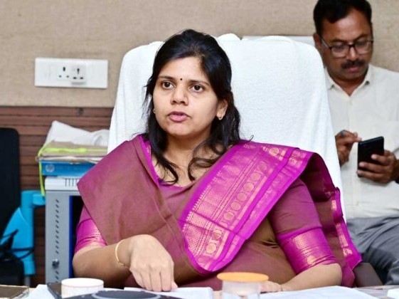 ‘తడిసిన ధాన్యాన్ని ప్రభుత్వ పరంగా కొనుగోలు చేస్తున్నాం’