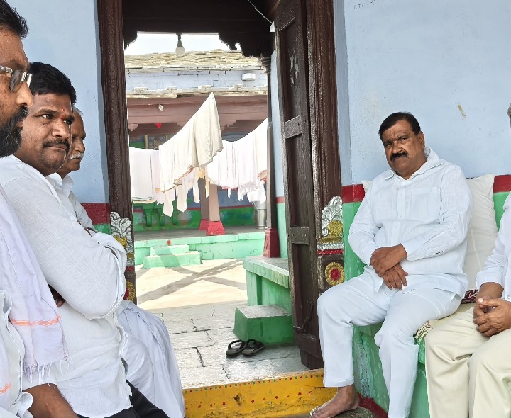 పటేల్ మాణిక్ రెడ్డి కుటుంబాన్ని పరామర్శించిన ఎమ్మెల్సీ