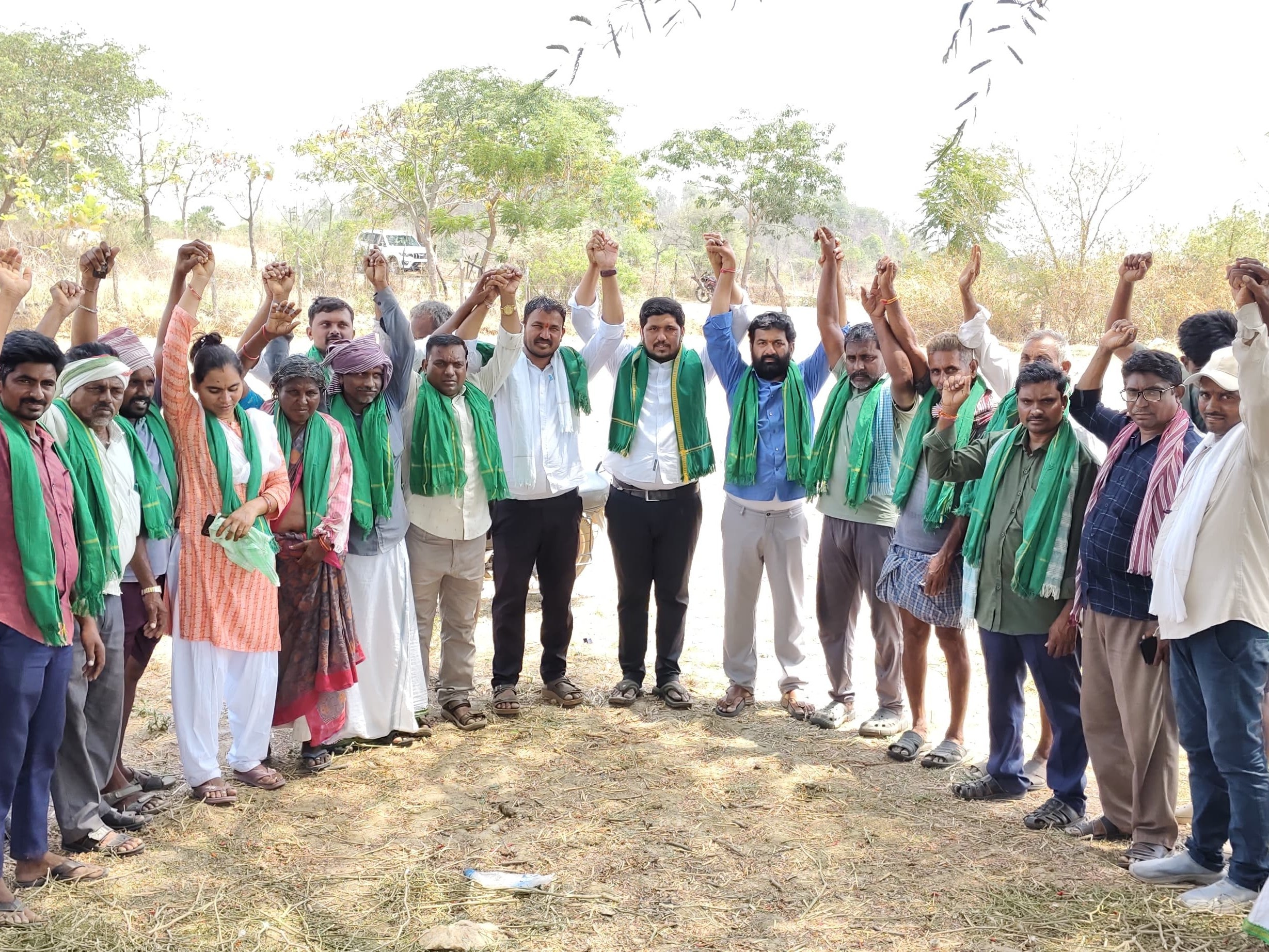 ‘ఉద్యోగాలు గిరిజనులతో భర్తీ చేయాలి’