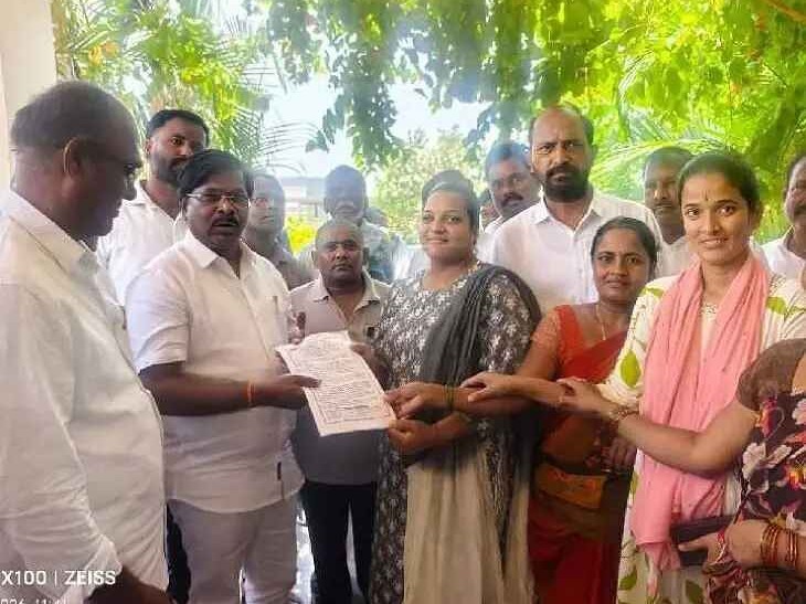 కాలనీలో ఆక్రమణలపై ప్రజల ఫిర్యాదు