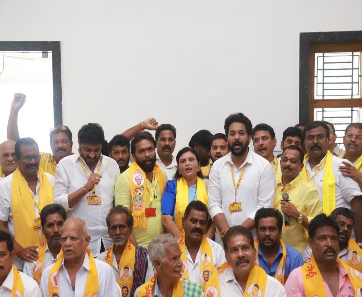 రామచంద్రపురంలో టీడీపీలోకి భారీగా చేరికలు