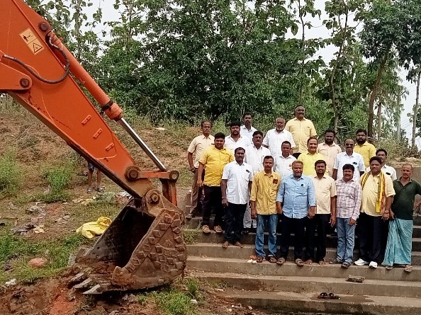 పూడికతీత పనులు ప్రారంభం
