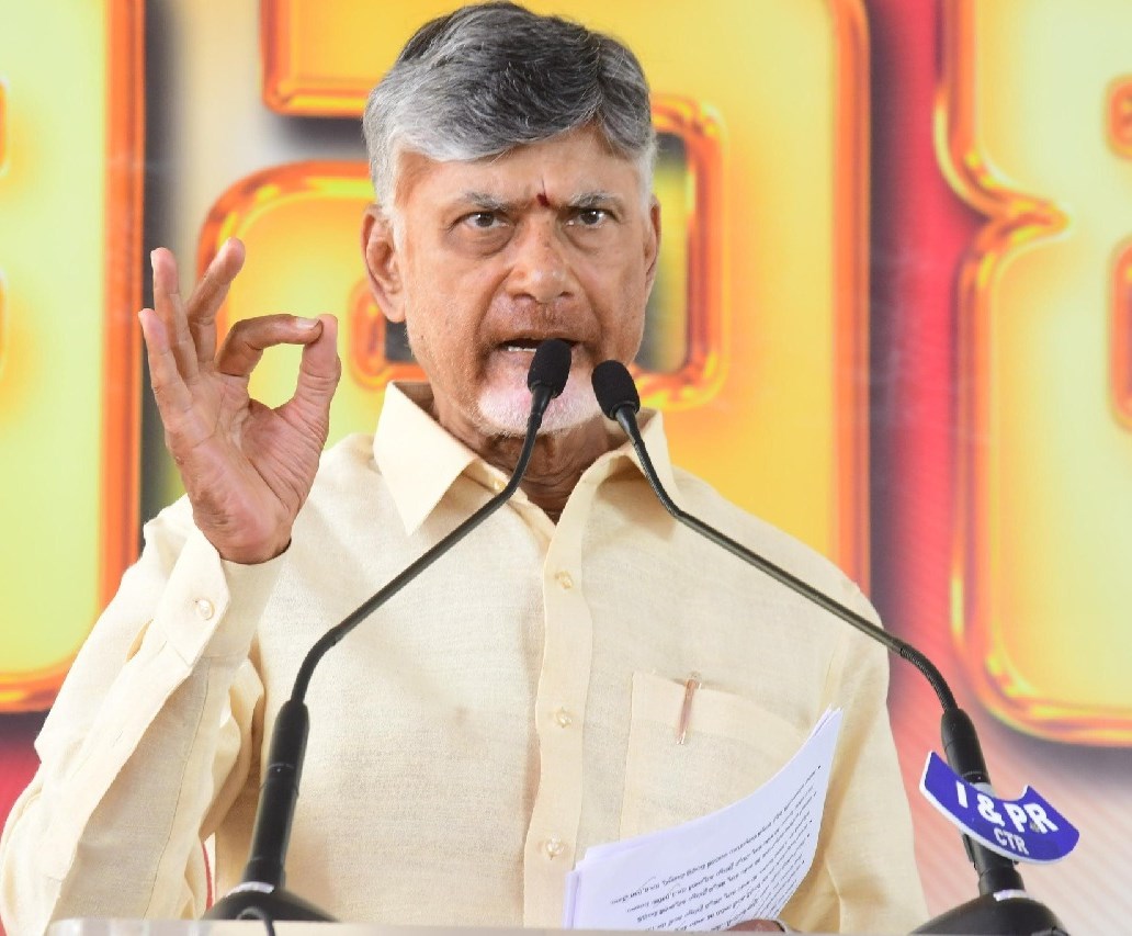 DSCపై తప్పుడు ప్రచారం చేస్తే ఊరుకోం: చంద్రబాబు