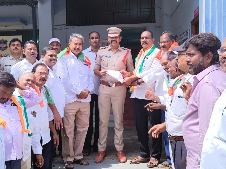 బాల్క సుమన్‌పై సత్తుపల్లి పీఎస్‌లో ఫిర్యాదు