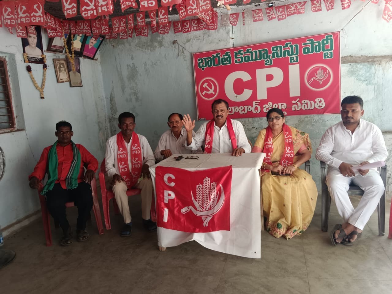 అర్హులకే డబుల్ బెడ్ రూమ్ ఇళ్లను కేటాయించాలి: CPI