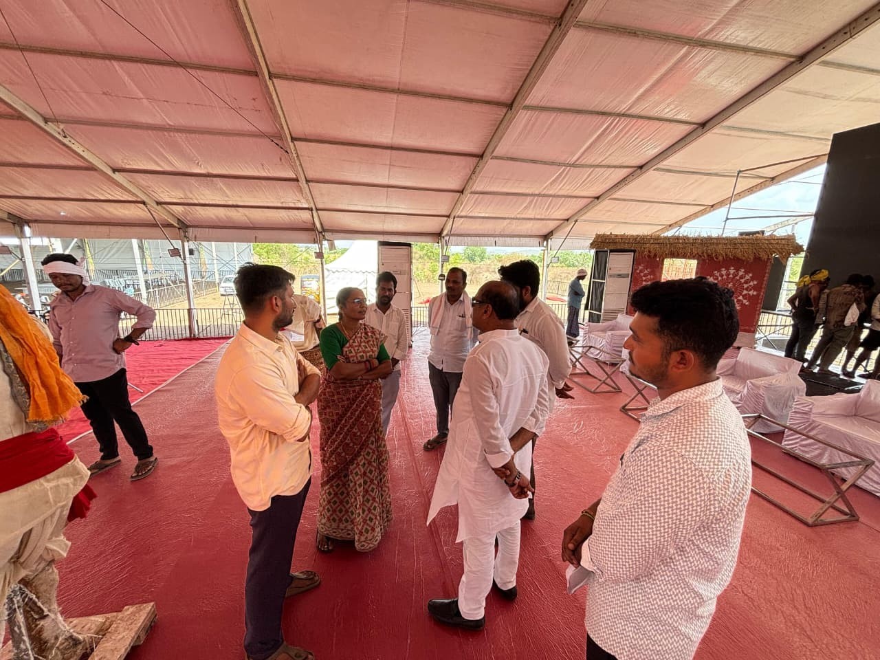 గవర్నర్ పర్యటన ఏర్పాటను పరిశీలించిన ఆత్రం సుగుణ