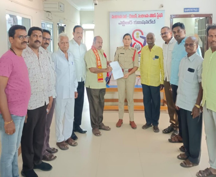 పంచ్ ప్రభాకర్‌పై ఆర్యవైశ్యుల ఫిర్యాదు