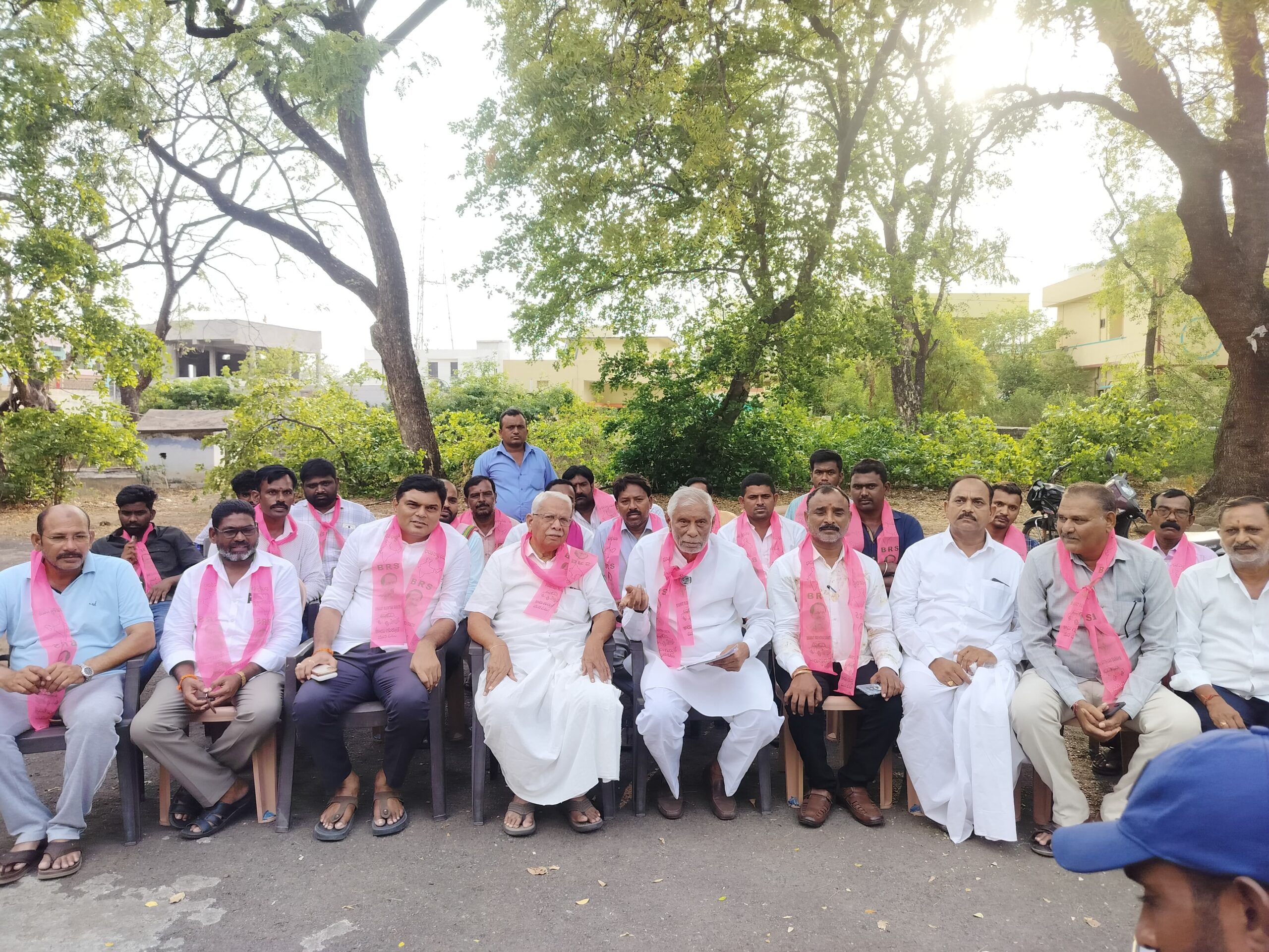 ‘రైతులను ప్రభుత్వం మోసం చేస్తోంది’