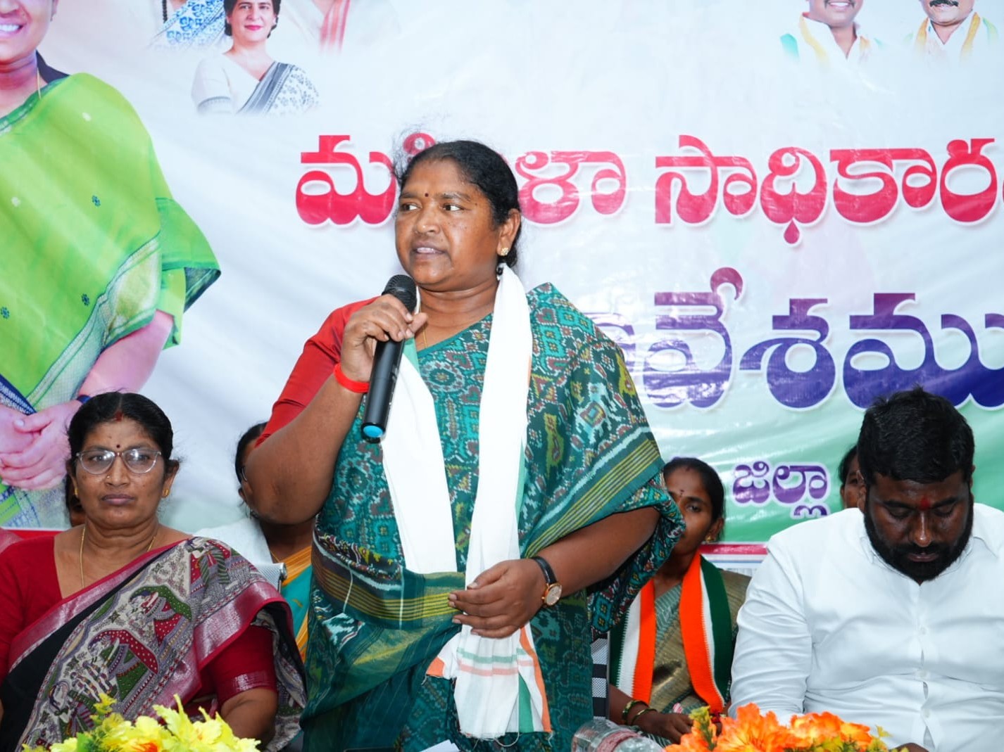 మహిళల అభివృద్ధే ప్రభుత్వ లక్ష్యం: మంత్రి