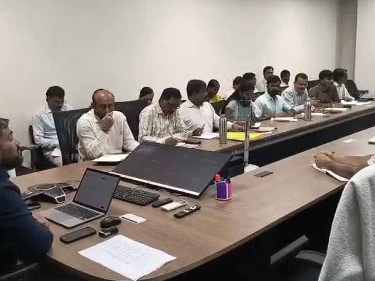 ప్రజలకు వేగవంతమైన సేవలుఅందించాలి: కలెక్టర్