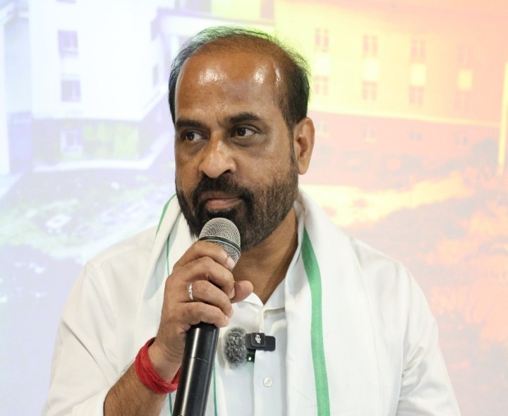 ప్రజలకు ప్రభుత్వ వైద్య సేవలు అందడమే లక్ష్యం: మంత్రి